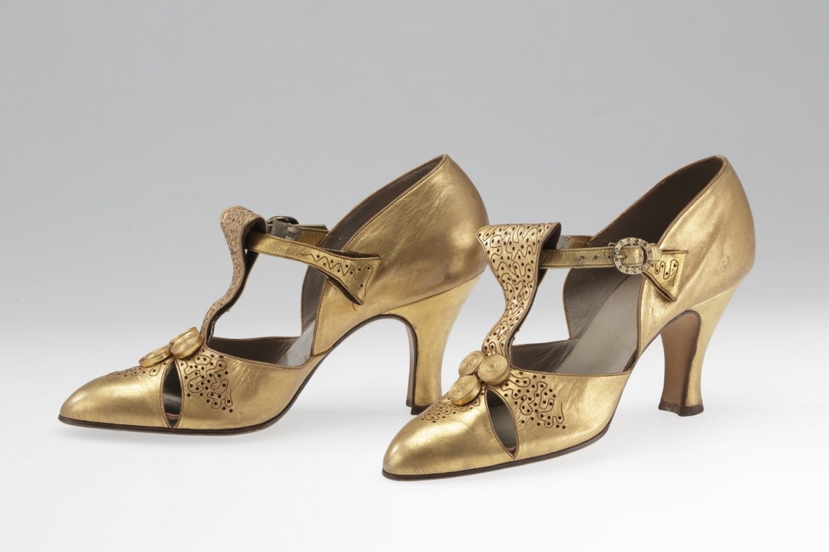 Shoes, La Gioconda, about 1930. Gift of Alan Grant, M2013.54.2.1-2 © McCord Museum