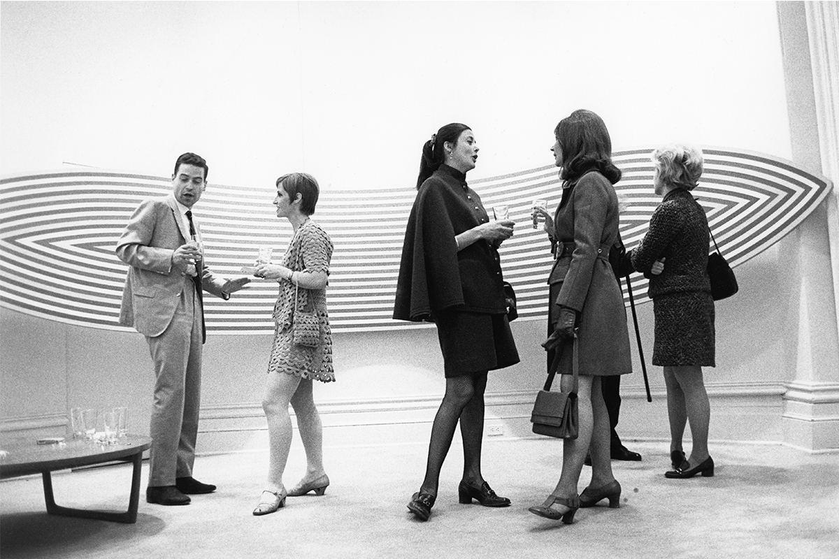 Gabor Szilasi, <i>Le vernissage de Claude Tousignant à la Galerie Sherbrooke (détail)</i>, Montréal, mai 1969, tirage argentique (2017), collection de l’artiste