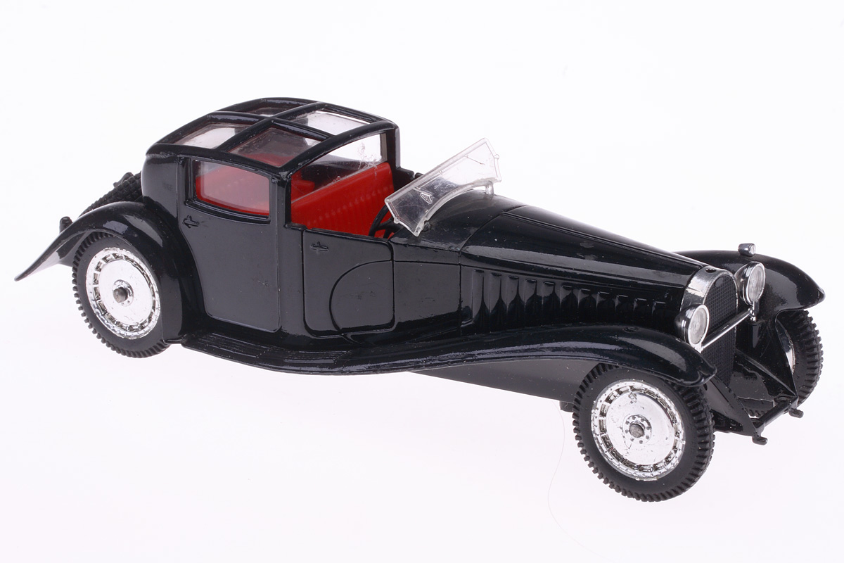 Voiture-jouet, <i>Bugatti Royale</i>, 1930, 1964. Don de Malcolm J. Roberts, M2007.83.495.1-2 © Musée McCord