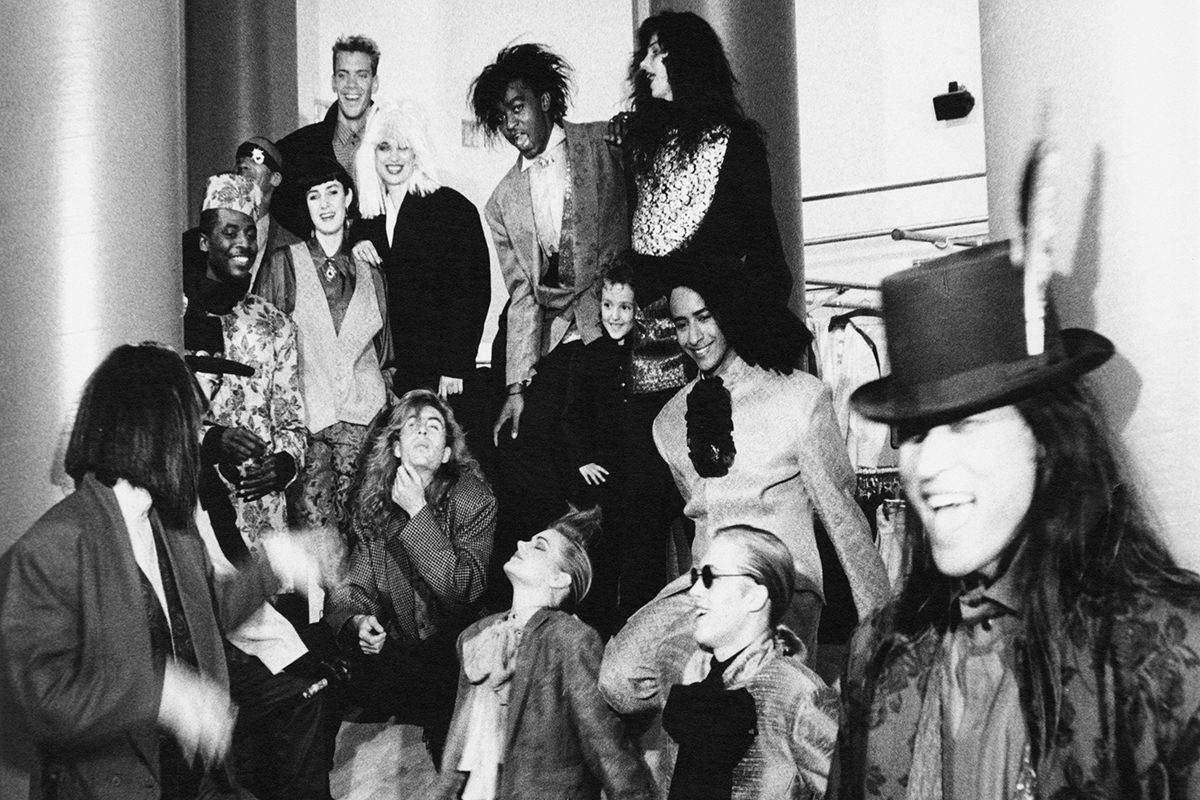 Albert Sanchez, <i>Mannequins portant les vêtements de la collection printemps-été 1985 à la boutique du 456 North Camden Drive</i>, Beverly Hills, Los Angeles, 1985. Prêt de Nicola Pelly. © Albert Sanchez