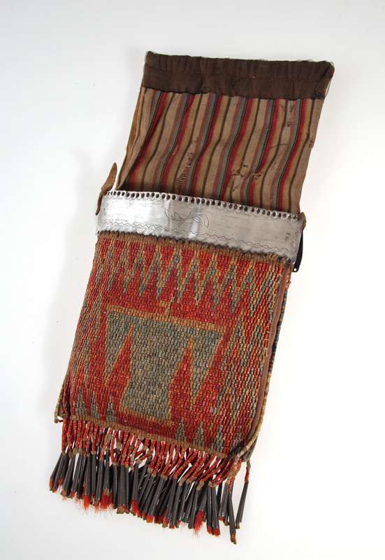 Medecine pouch, Anishinaabe, late 18th century – early 19th century. Gift of David Ross McCord, M740 © McCord